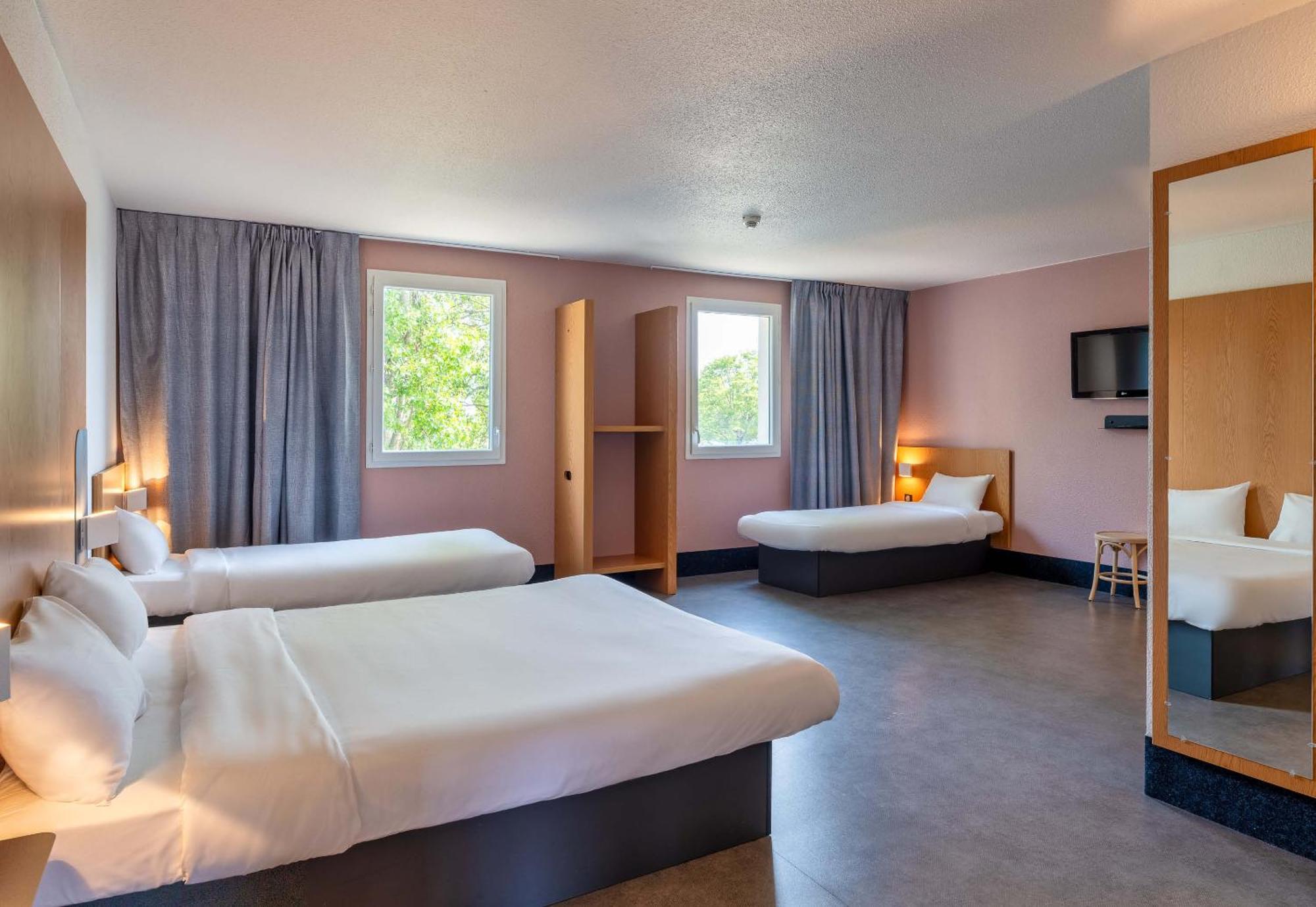 B&B HOTEL Lyon Eurexpo Chassieu Buitenkant foto