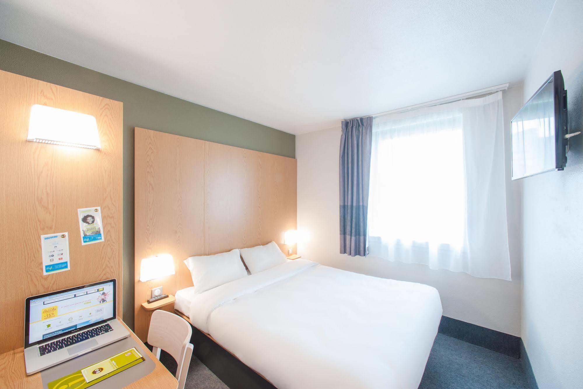 B&B HOTEL Lyon Eurexpo Chassieu Buitenkant foto