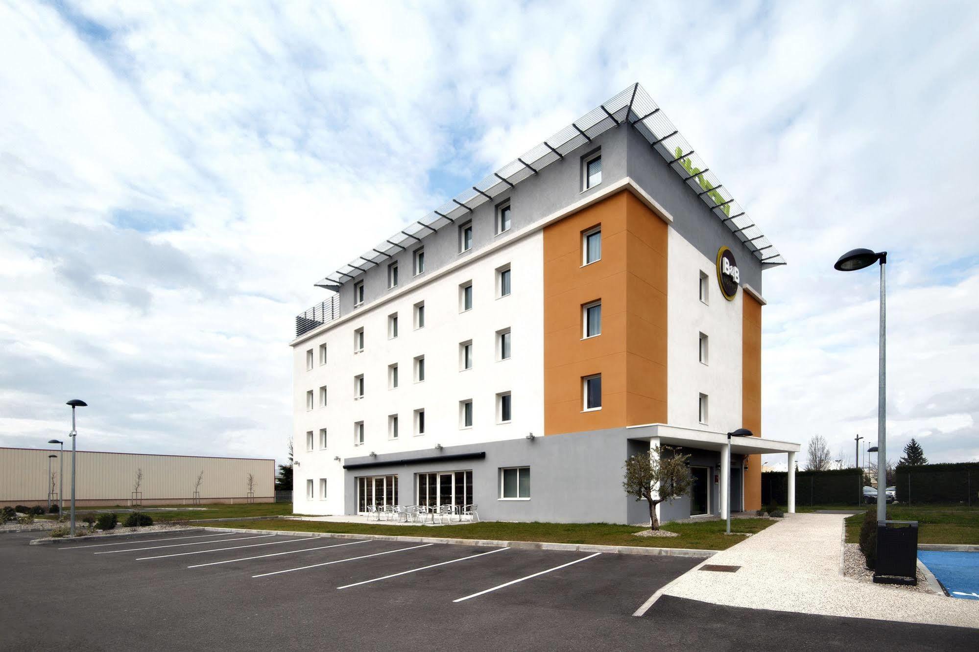 B&B HOTEL Lyon Eurexpo Chassieu Buitenkant foto