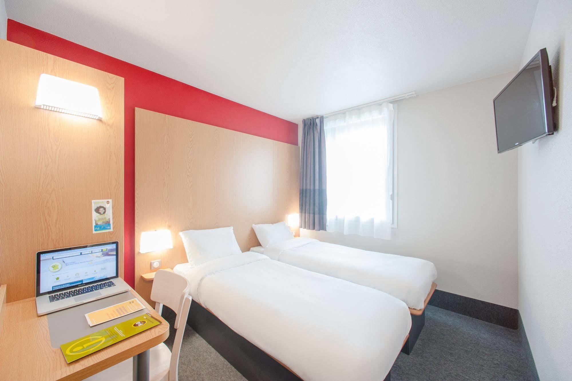B&B HOTEL Lyon Eurexpo Chassieu Buitenkant foto